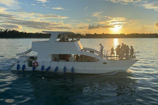 Private Catamaran Booze Cruise & Snorkeling - Who Should Book This Tour?