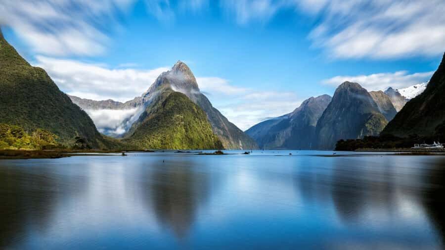 Queenstown: Milford Sound Private Tour - Te Anau: A Lakeside Pause
