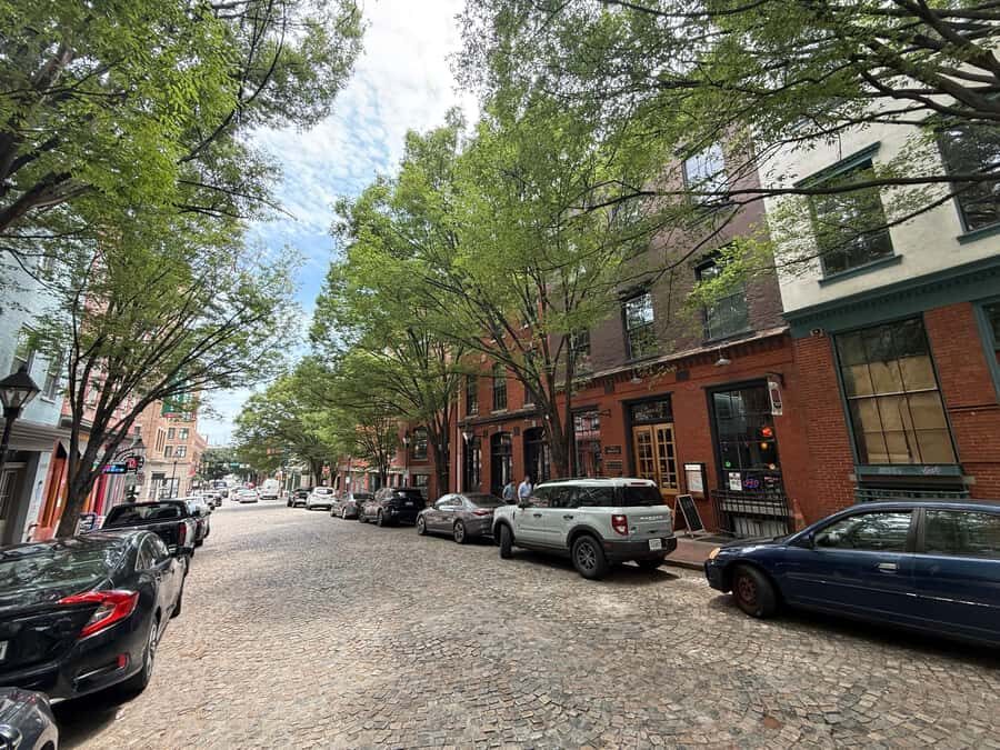 Richmond: Food Tour of Southern Flavors in Shockoe Bottom - What Sets This Tour Apart