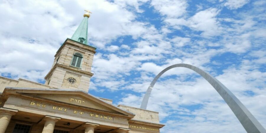 St. Louis Premium Driving Tour with Helicopter Ride & Cruise - Key Points