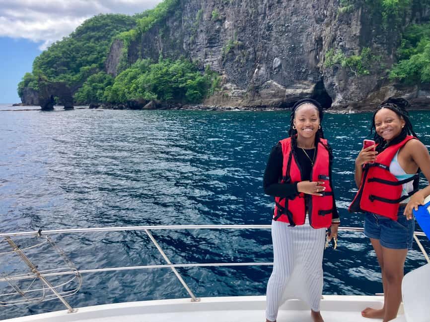 St. Vincent: Western Coast Boat Tour with Drinks - What You’ll See and Experience