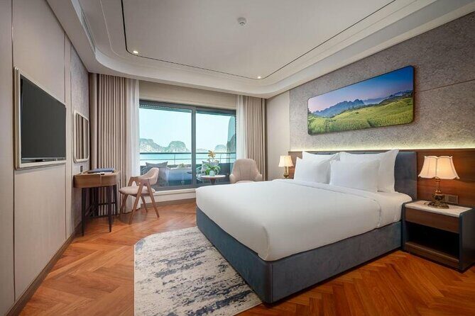 2-Day 6-Star Luxury Cruise Through Ha Long & Lan Ha Bay - Who Will Love This Cruise?