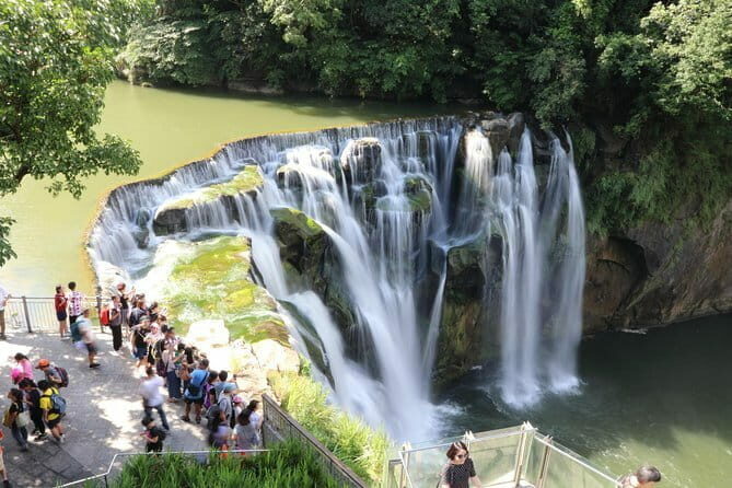 6 Hours Private Charter from Taipei in Shifen and Jiufen - The Charm of Shifen Old Street