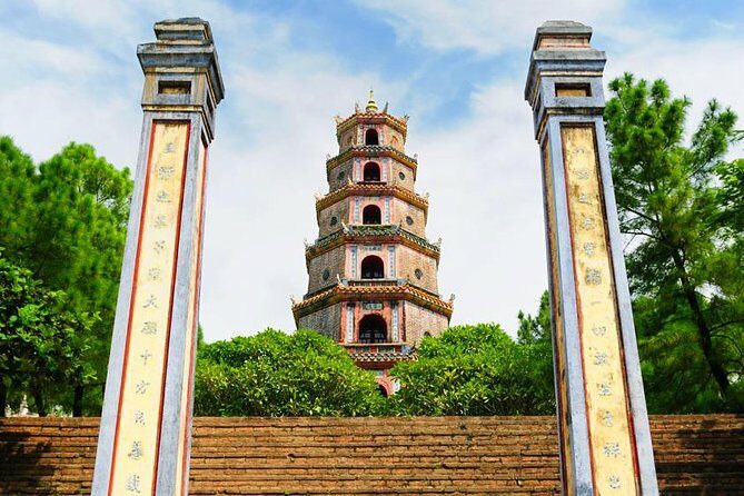 A Glimpse of Hue Tour - Market Visit and Local Life