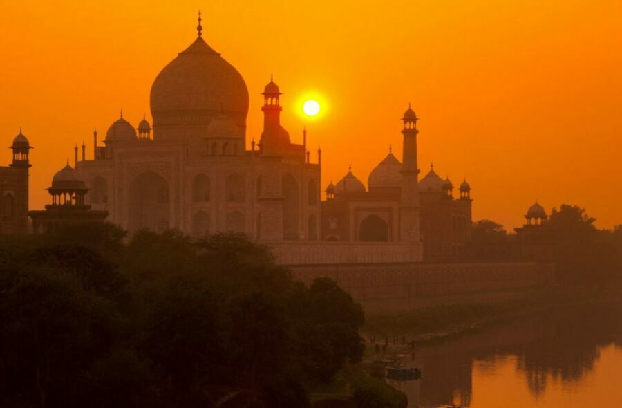 Agra: Taj Mahal with Mausoleum Skip-the-Line tickets & guide - The Value of This Tour