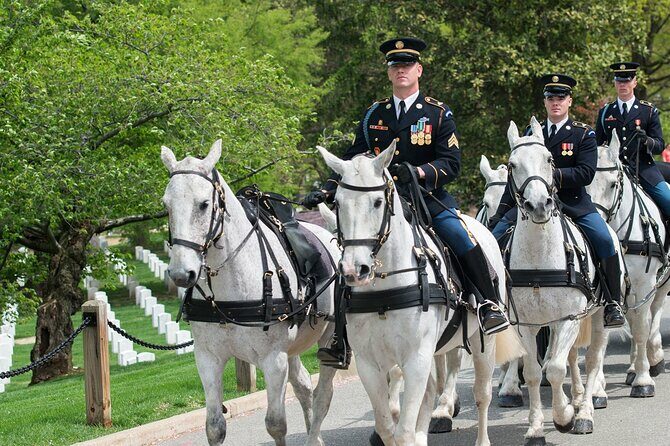 Arlington Cemetery Tour with Guard Ceremony and Iwo Jima Memorial - The Sum Up