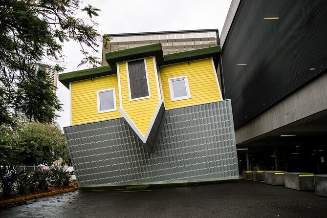 Australia's First Upside Down House Photo Experience - Is It Worth It?