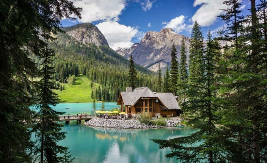 Banff: Lake Louise, Emerald Lake, and Moraine Lake Tour - Lake Louise: A Glacial Dream