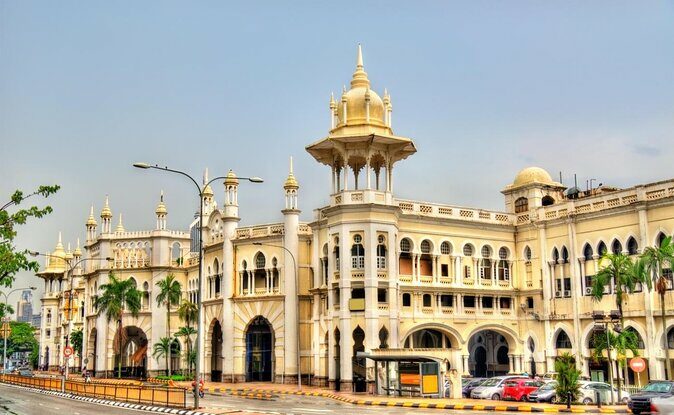 Batu Caves & Putrajaya City Tour - Transitioning to Modernity: Putrajaya’s Architectural Marvels