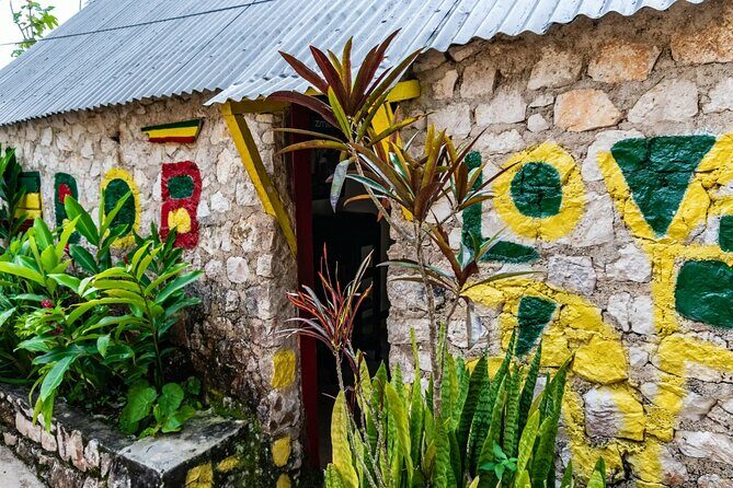 Bob Marley Nine Miles, sightseeing and local food and fruit stop - FAQs