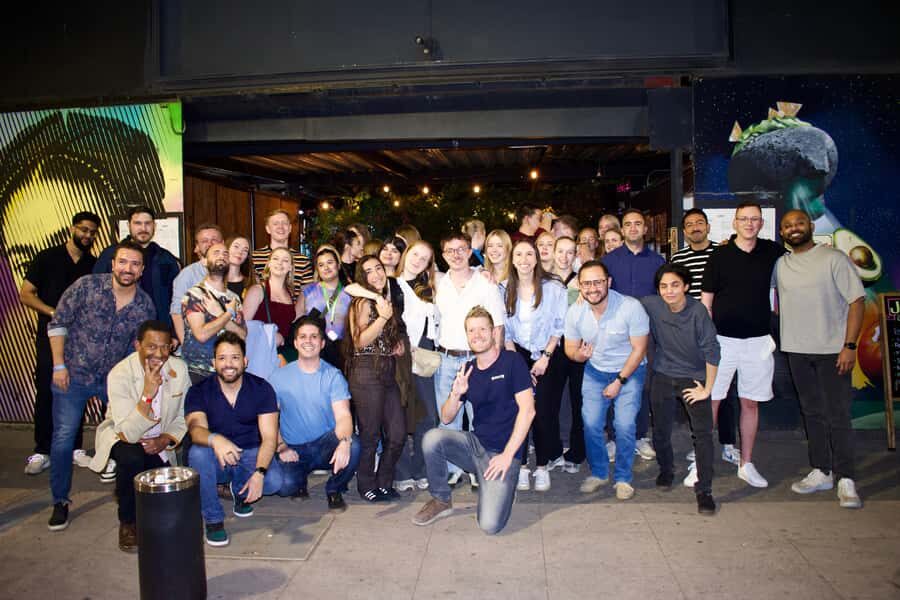 CDMX Pub Crawl: Guided Pub Crawl with Party Games - Walking and Exploring Roma Norte