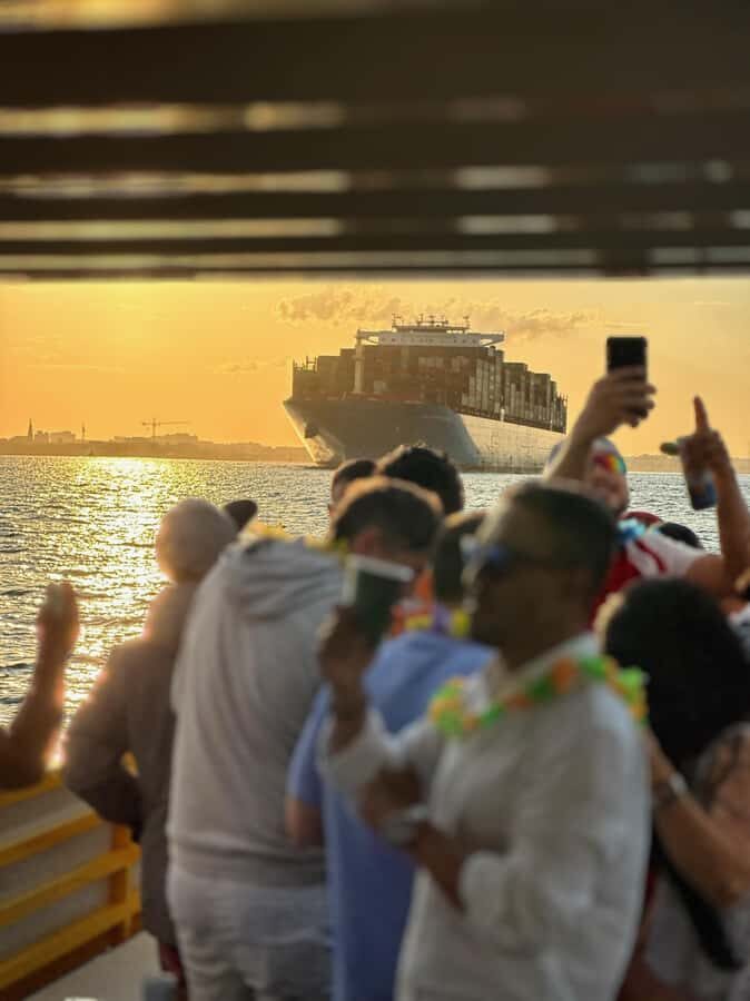 Charleston: Harbor Sunset Cruise from Shem Creek - Music - What to Expect on Your Charleston Harbor Sunset Cruise