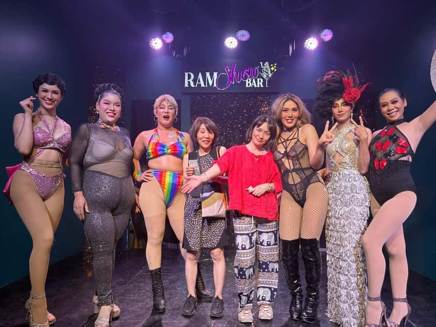 Chiang Mai: Ladyboy Cabaret Stories, Dinner and Sparkle - Key Points