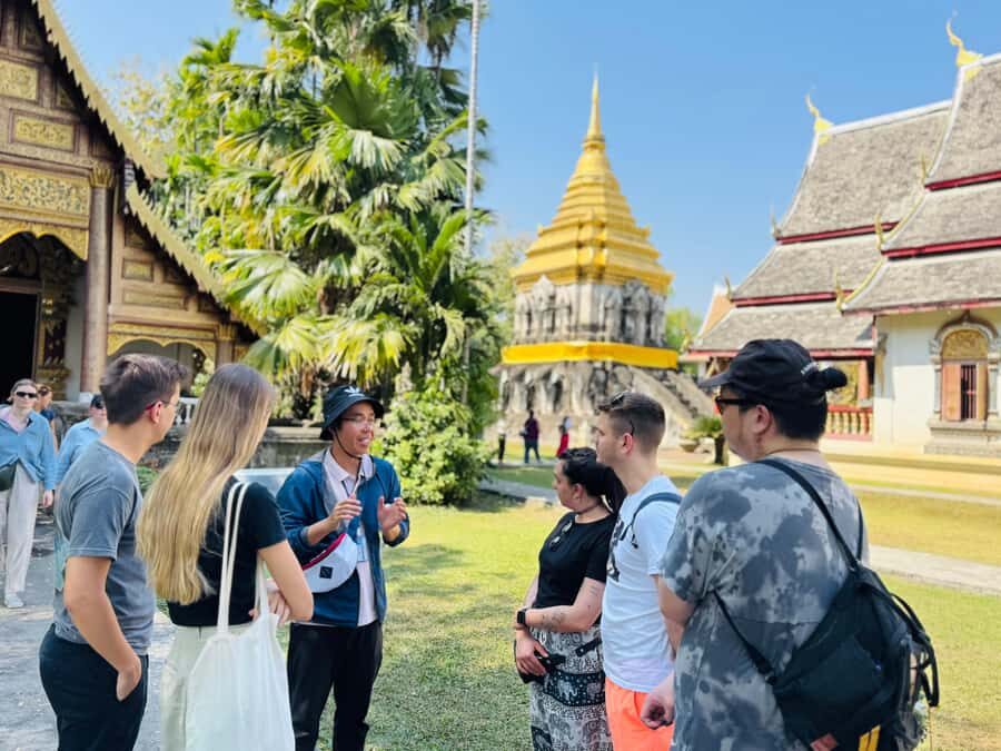 Chiang Mai: Temple Walking Tour with Ex-Monk & Meditation - Wat Chiang Man: The City’s Oldest Temple