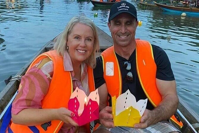 Colourful Evening Hoi An, Walking Tour, Boat Ride with Lanterns, Night Market - Practical Tips for Making the Most of Your Tour
