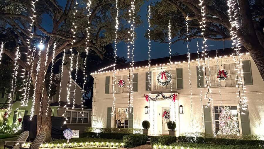 Dallas: Holiday Lights Tour Highland Park - The Meeting Point and Logistics