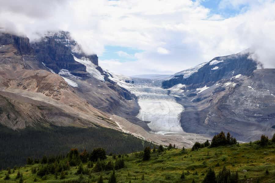 Day Trip to Jasper + Banff with picnic and drinks - What Makes This Tour Stand Out