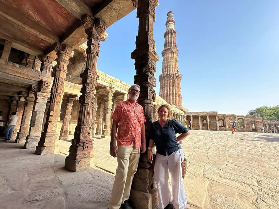 Delhi: Full Day Old and New Delhi Private Luxury Guided Tour - Exploring the Delhi Spectrum: Old Meets New