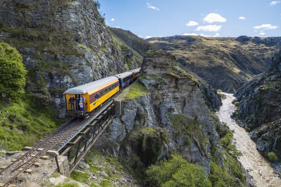 Dunedin: Scenic Railway Tour Through the Taieri Gorge - What Makes the Views So Special?