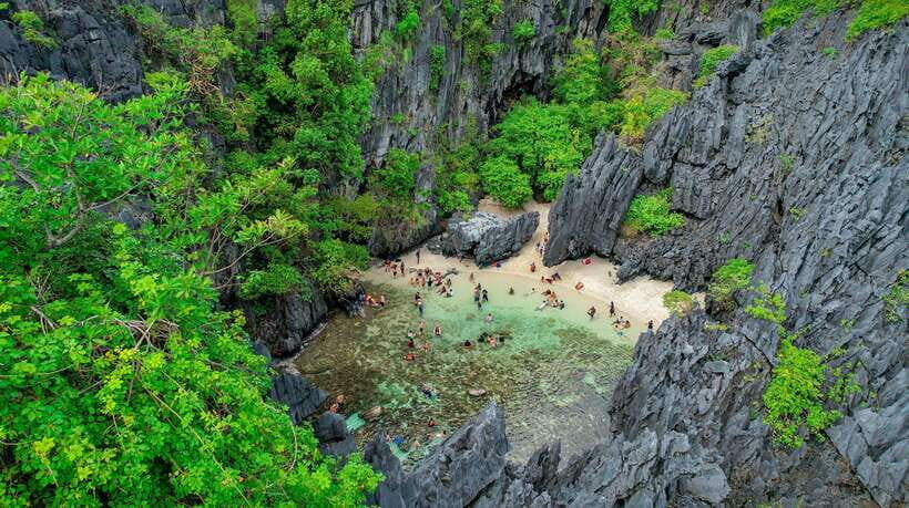 El Nido: Island Hopping and Snorkeling Private Boat Tour - Who Should Consider This Tour?