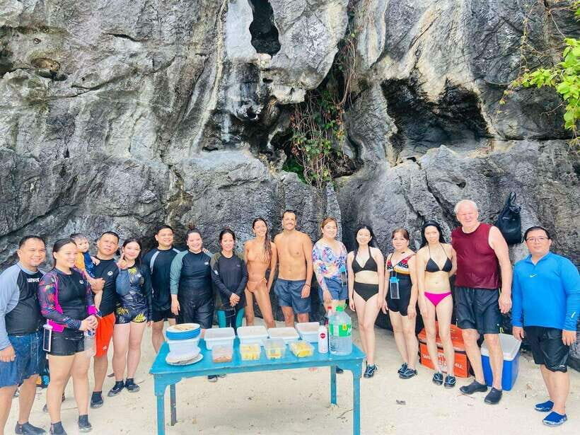 El Nido: Shared Island Hopping Tour C with Buffet Lunch - What’s Included and What’s Not