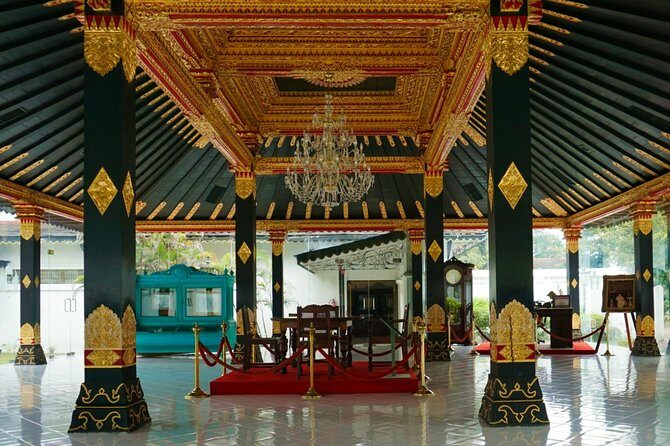 Explore City Tour from Yogyakarta - What Sets This Tour Apart?