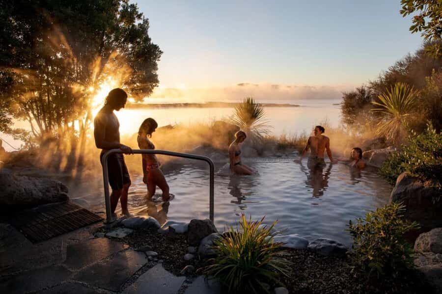 From Auckland: Rotorua Mori Village & Hot Springs with Haka - The Itinerary in Detail
