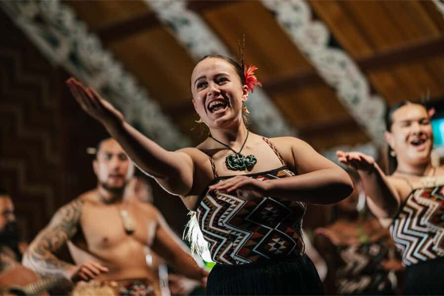 From Auckland: Rotorua Te Puia, Haka & Polynesian Spa Tour - What Makes This Tour Stand Out?