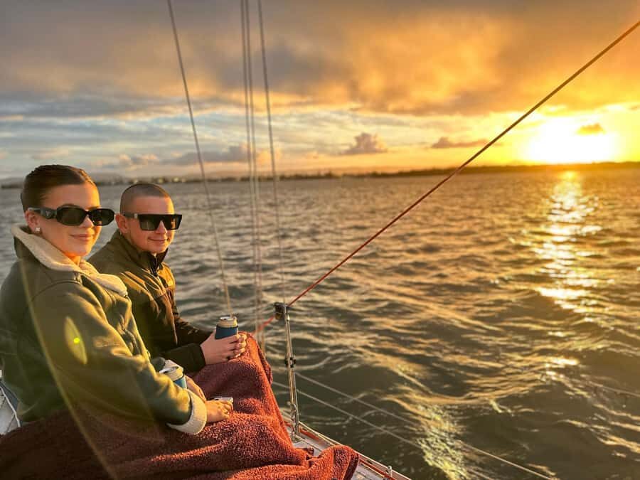 Gold Coast: Sunset Sailing Cruise incl food & drinks - The Practical Side