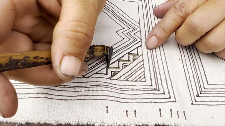 H'Mong traditional beeswax batik - Who Should Consider This Experience?