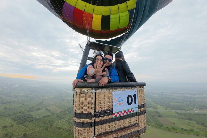 Hot air balloon flight in Teotihuacán + Breakfast in a Cave - The Experience: Pros and Cons