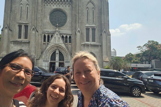 Jakarta Half Day Visit The Monument with Highlight City Tour - Authentic Experiences from Reviews