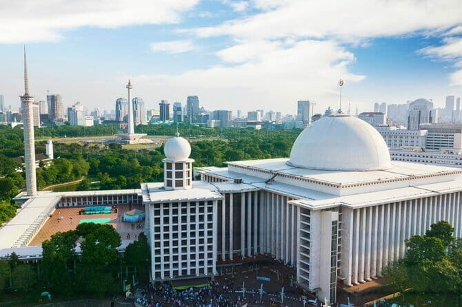Jakarta Highlight Places with Multilingual Guide - What the Reviews Say