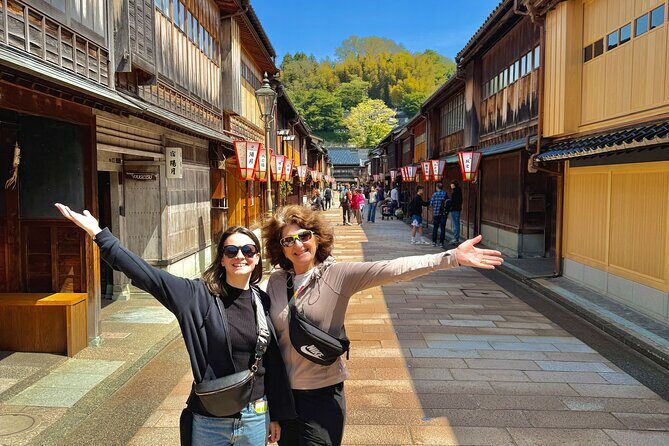 Kanazawa Full Day Private Tour to Top Highlights with Local Guide - A Well-Rounded Itinerary