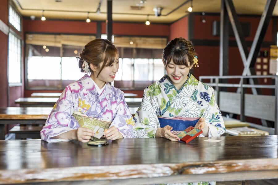 Kanazawa: Gold Leaf Craft Workshop in Higashi Chaya - Practical Details