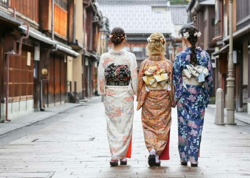 Kanazawa: Japanese Kimono Rental near Higashi Chaya District - What to Expect During Your Stroll