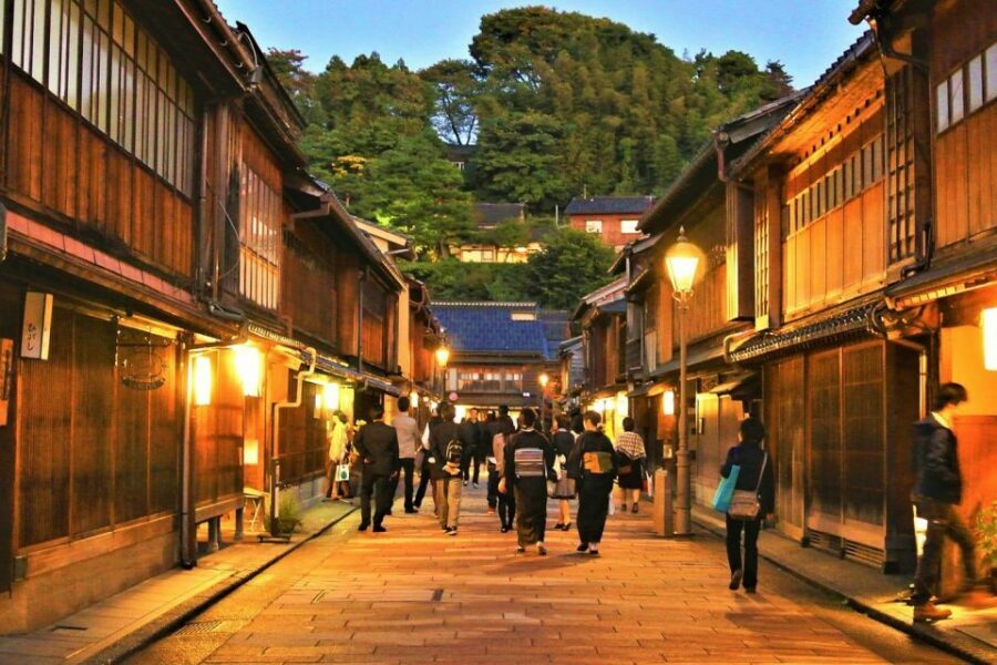 Kanazawa: Private Tour with Local Guide - A Closer Look at the Itinerary
