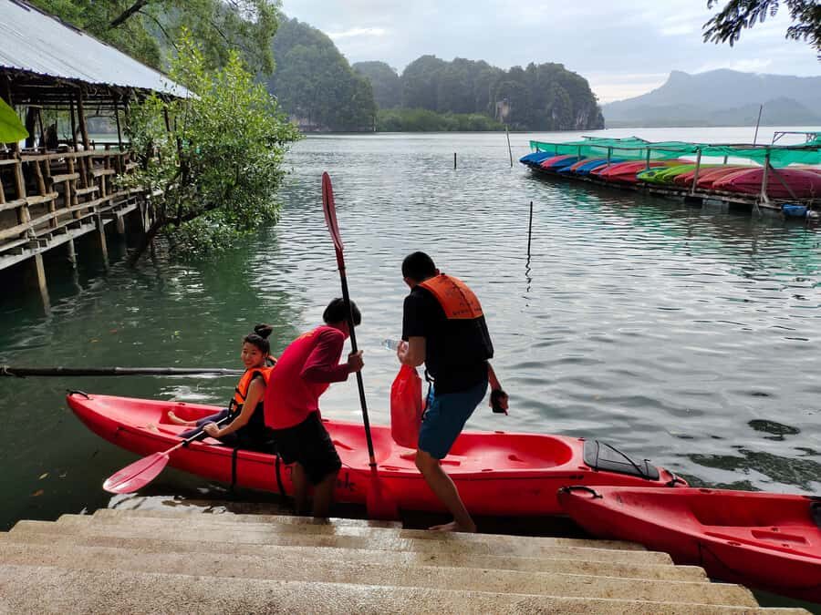 Krabi: Early bird kayak through Ao Thalane on private guide - Meeting and Safety Briefing
