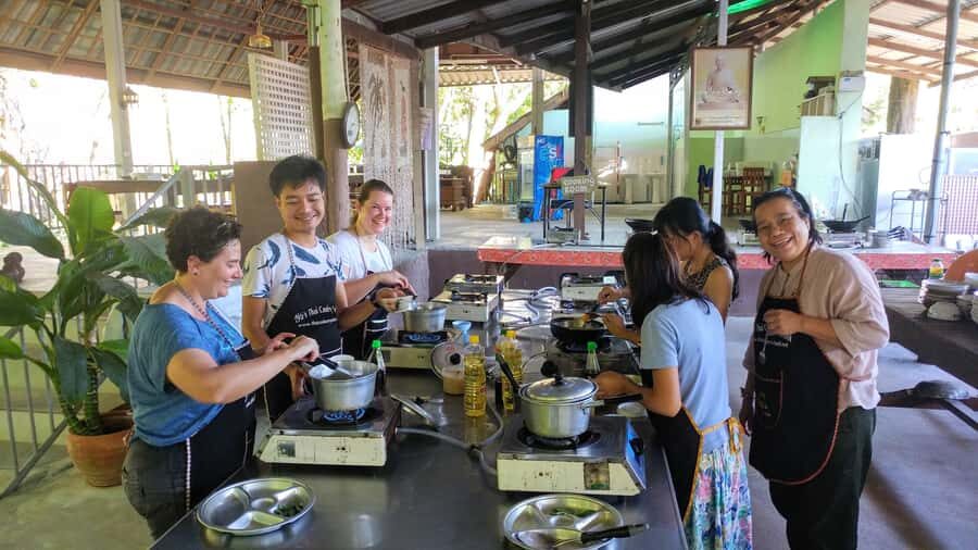 Krabi: Evening Thai Cooking Class at Ya's Cookery - Why This Tour Works Well