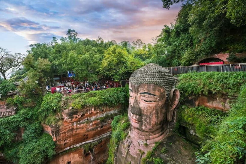 Leshan Giant Buddha & Huanglongxi/Buddha Temple Day Trip - Savoring Local Flavors and Culture