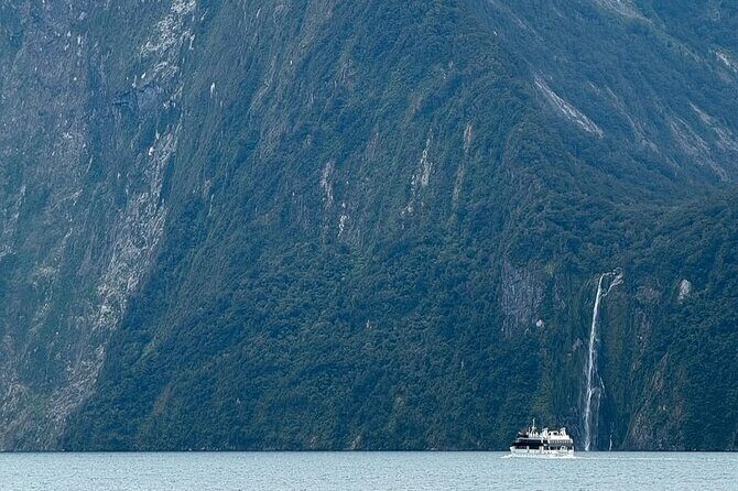 Milford Sound Private Day Trip from Queenstown via Te Anau - The Sum Up