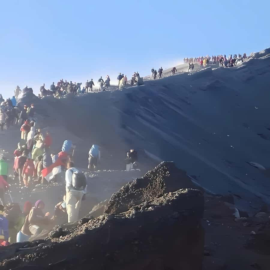 Mount rinjani summit 2 D/1 N tour - Real Travelers’ Insights
