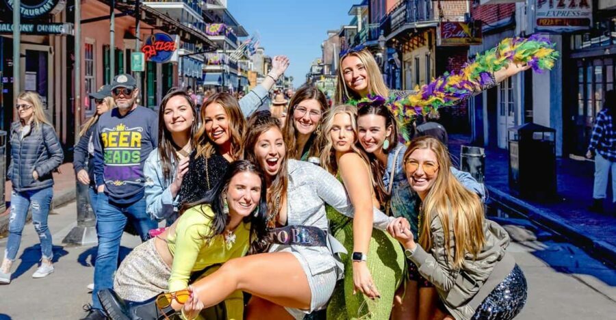 New Orleans: Guided Bourbon Street Bar Crawl with Shots - The Experience in Context