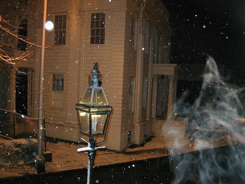 Newport: Historic District Ghosts Guided Walking Tour - Atmosphere and Experience