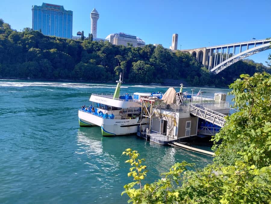 Niagra Falls, USA Side: Boat, Cave and Shuttle pass Tour - The Value of This Tour