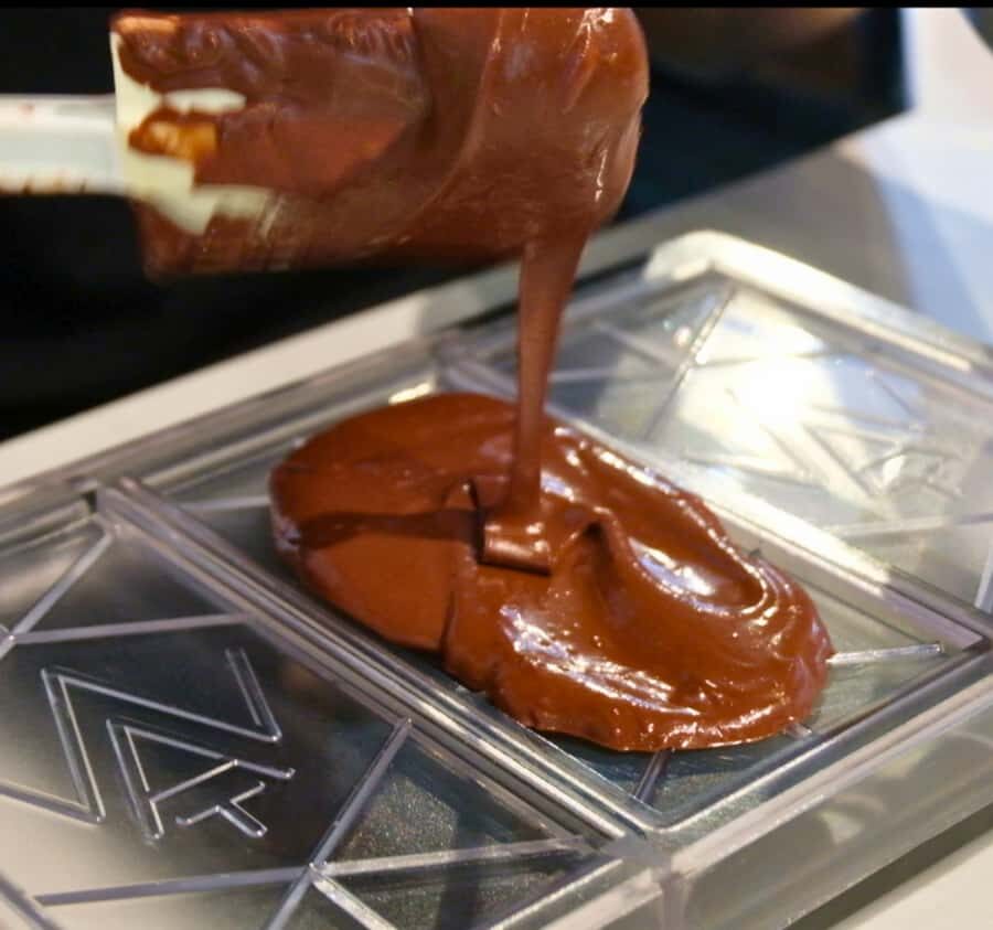 Phnom Penh: Chocolate Workshop - Make & Decorate Your Bar - Discovering Cambodian Chocolate at WAT Chocolate