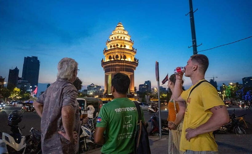 Phnom Penh: Evening City Tour by Tuk Tuk with 1 Dinner - Why This Tour Works for Travelers