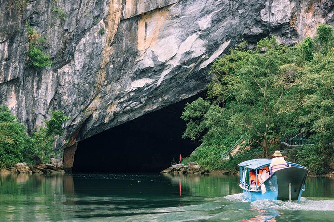 PHONG NHA CAVE- PARADISE CAVE FULL DAY FROM DONG HOI or PHONG NHA - Transportation and Group Experience