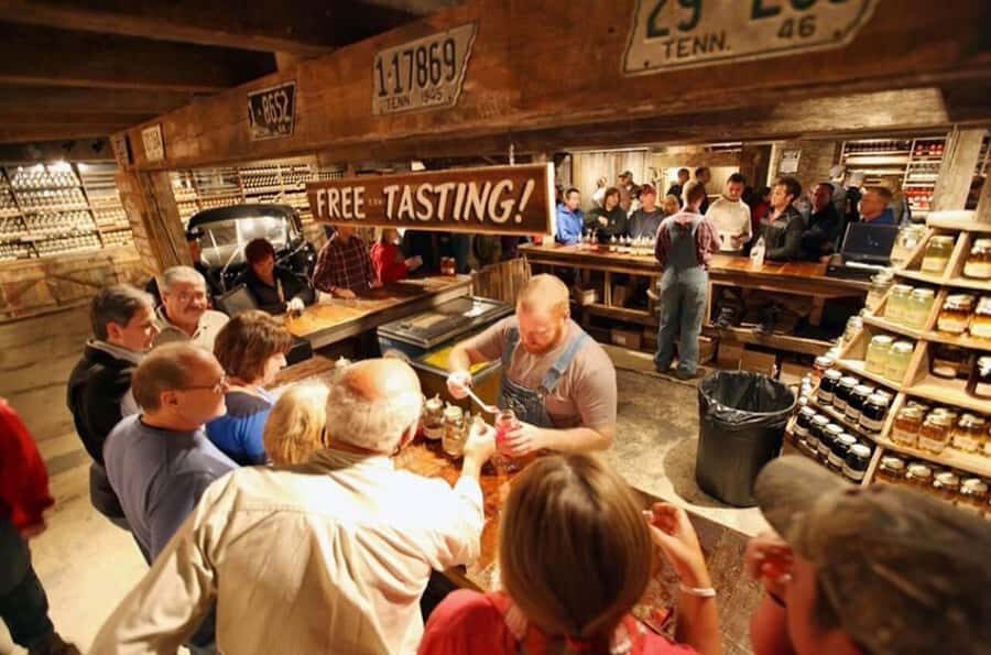Pigeon Forge: Famous Moonshine & Wine Tasting Tour - Transportation, Group Size, and Practicalities