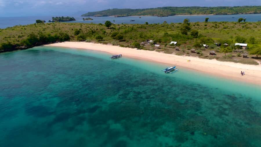 Private Tour Lombok Pink Beach and Snorkeling - Snorkeling at Gili Petelu